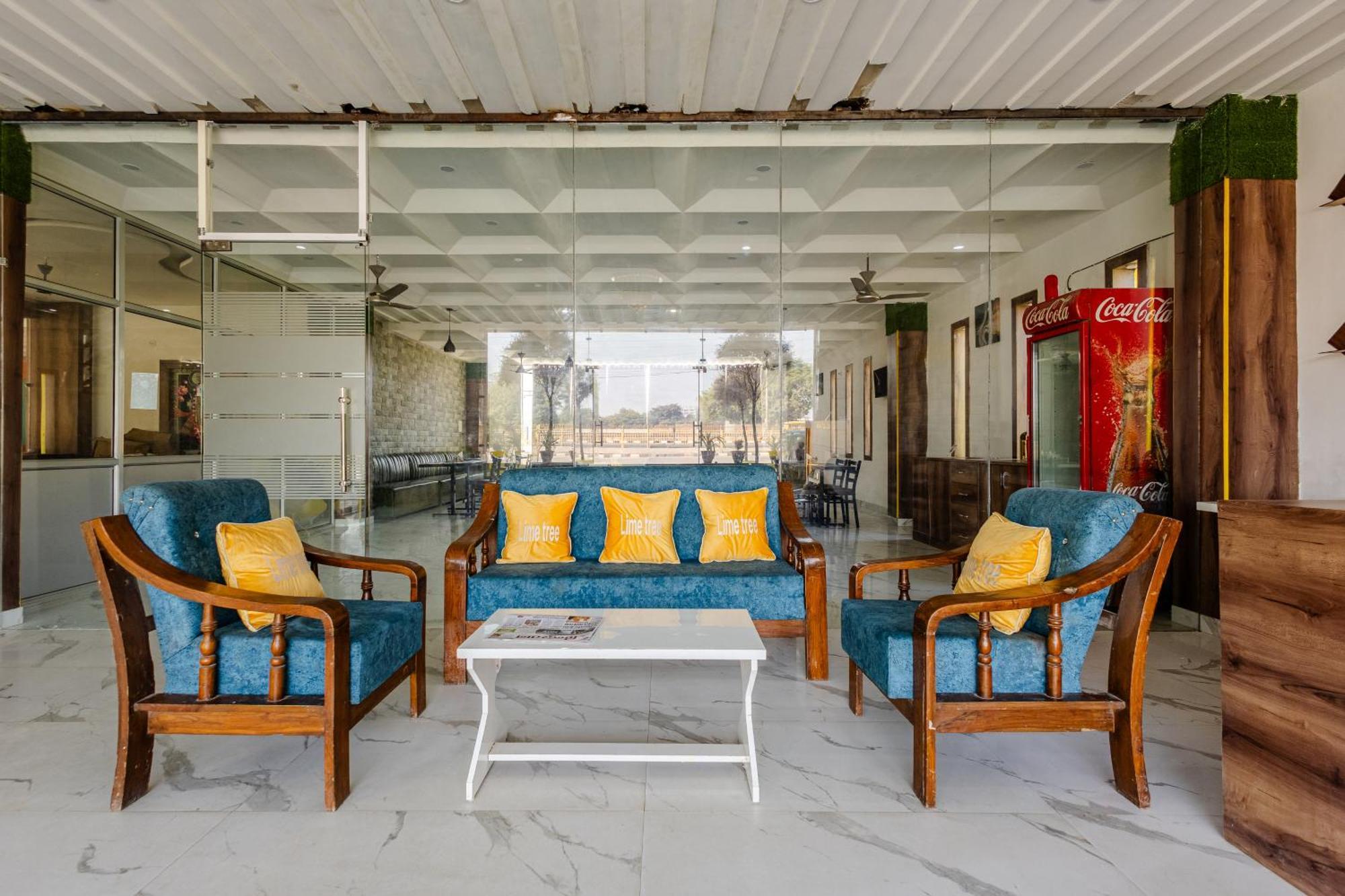Lime Tree Hotel And Banquet Vrindāvan מראה חיצוני תמונה