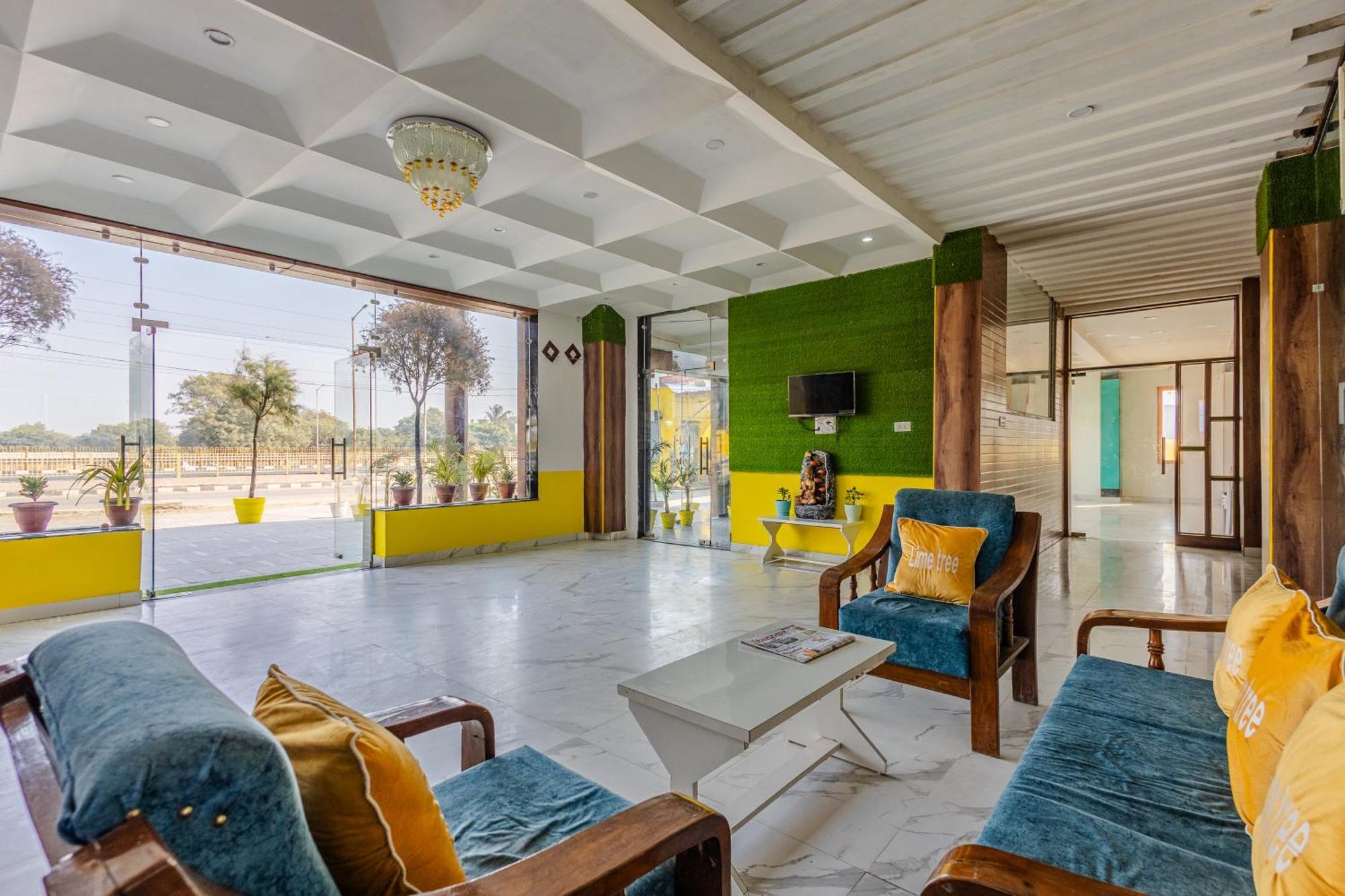 Lime Tree Hotel And Banquet Vrindāvan מראה חיצוני תמונה