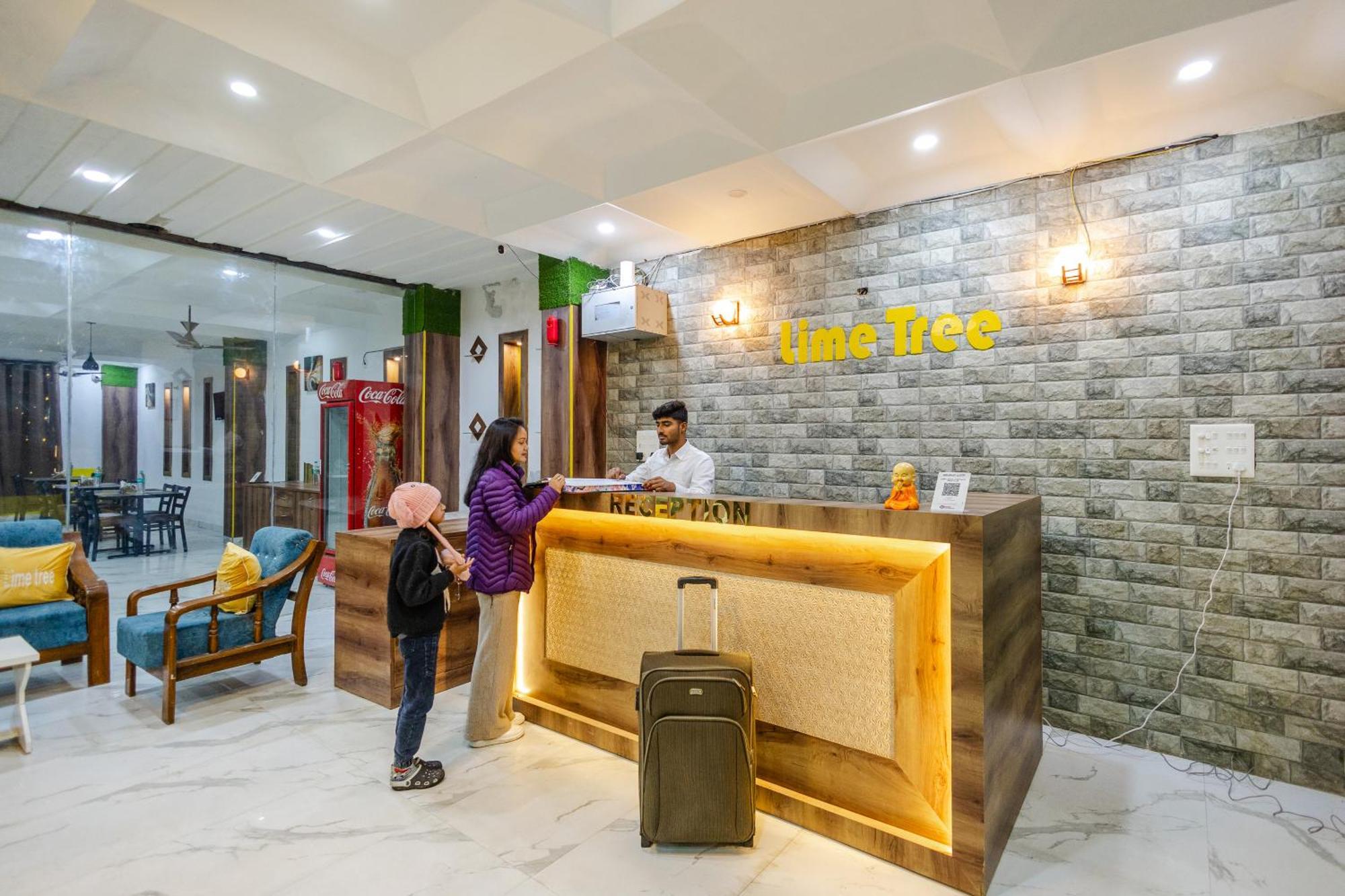 Lime Tree Hotel And Banquet Vrindāvan מראה חיצוני תמונה