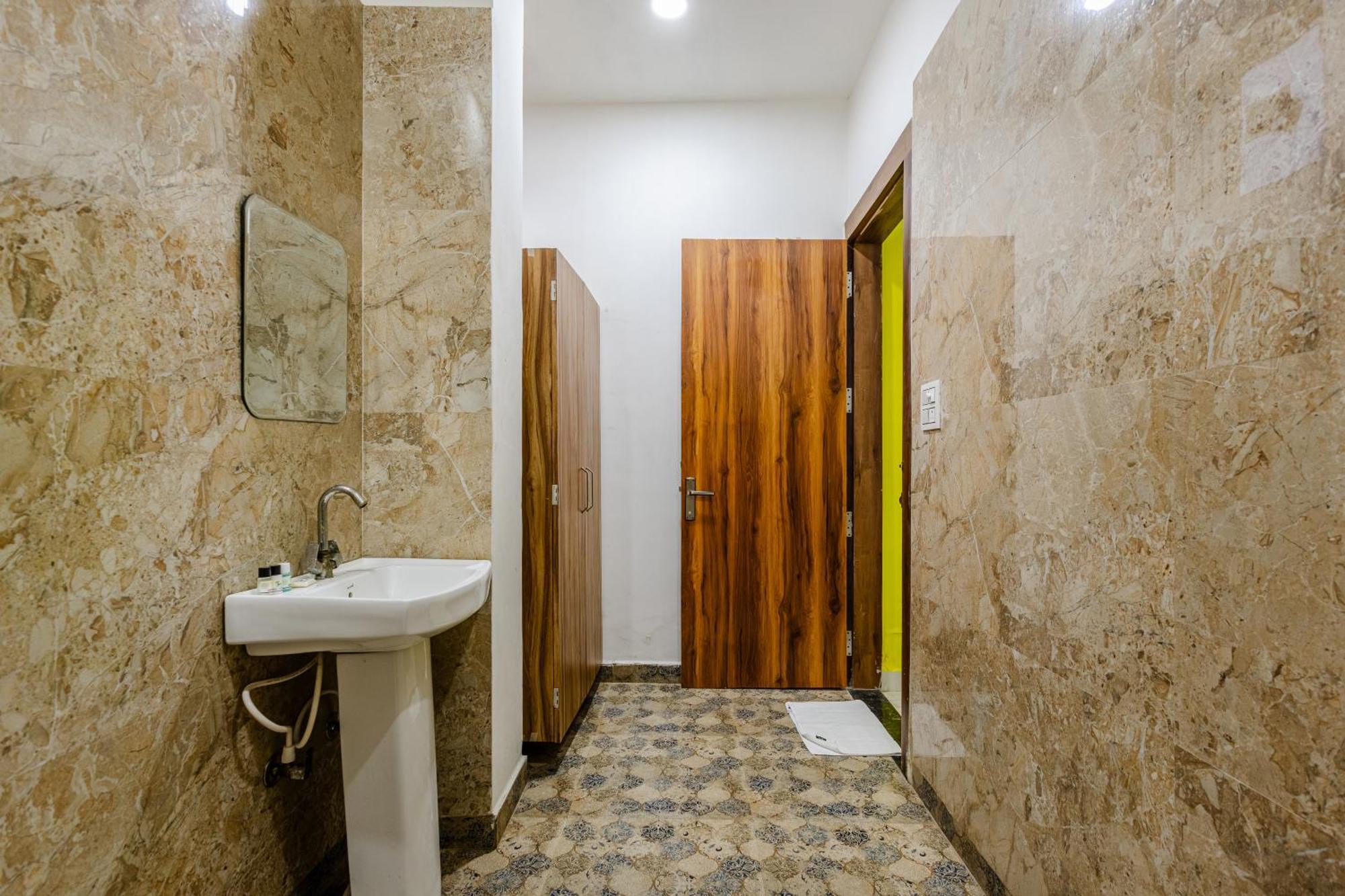 Lime Tree Hotel And Banquet Vrindāvan מראה חיצוני תמונה