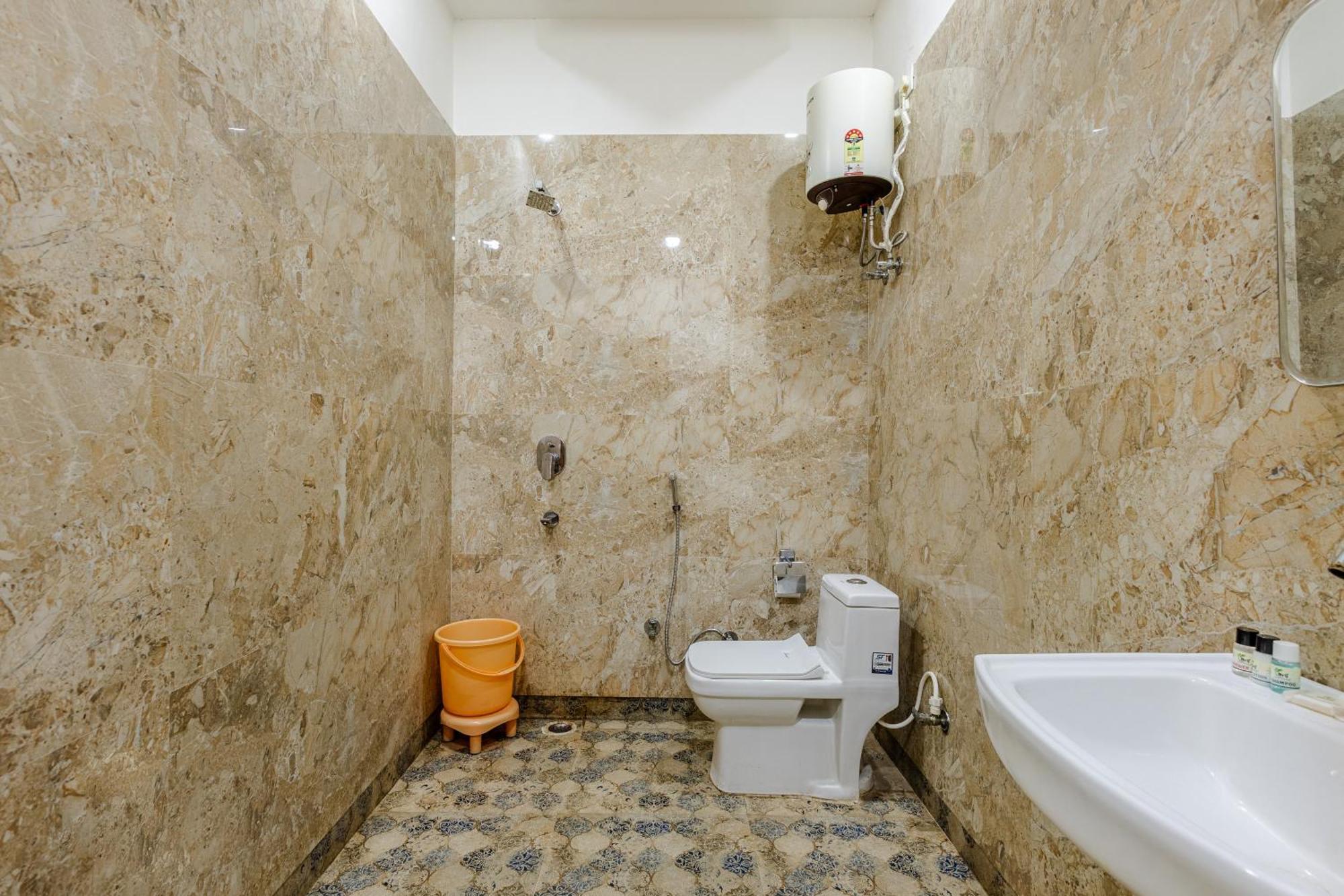 Lime Tree Hotel And Banquet Vrindāvan מראה חיצוני תמונה